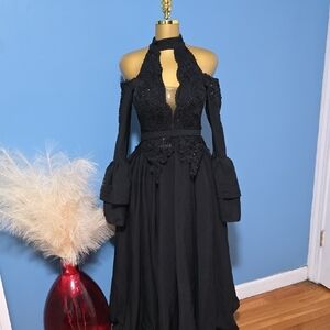 Elegant Black Cold-Shoulder Halter Maxi Dress